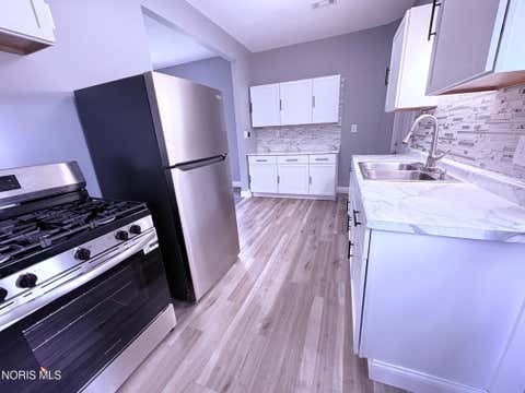 Tiny photo for 832 Bartley Place, Toledo, OH 43609 (MLS # 10009284)