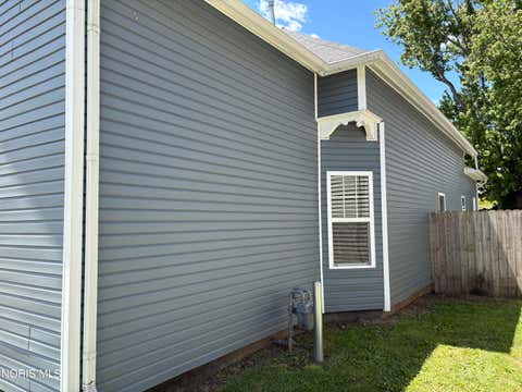 Tiny photo for 832 Bartley Place, Toledo, OH 43609 (MLS # 10009284)