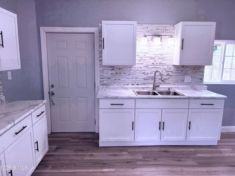 Tiny photo for 832 Bartley Place, Toledo, OH 43609 (MLS # 10009284)