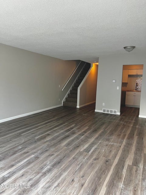 Tiny photo for 2516 W Village Drive, Toledo, OH 43614 (MLS # 10010881)