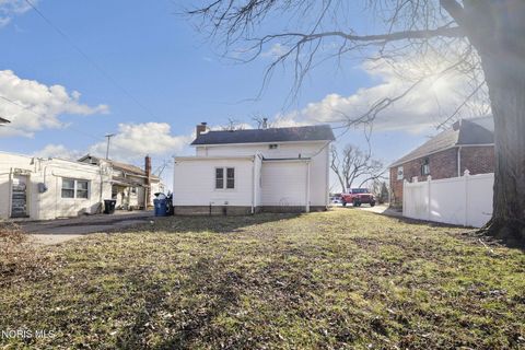 Tiny photo for 1466 Sunshine Street, Oregon, OH 43616 (MLS # 10004530)