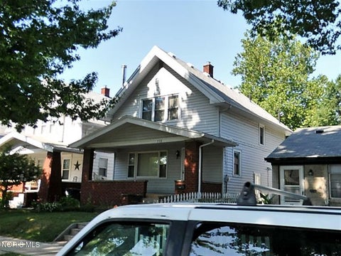 Photo of 738 Geneva Avenue, Toledo, OH 43609 (MLS # 10011506)