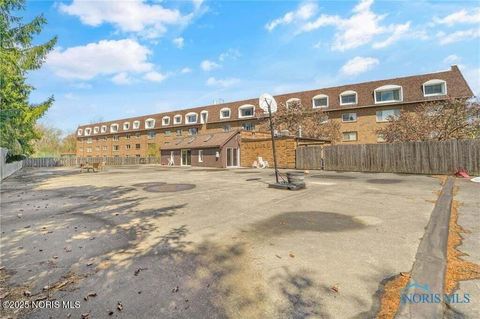 Tiny photo for 4343 W Bancroft Street #4g, Ottawa Hills, OH 43615 (MLS # 10001656)