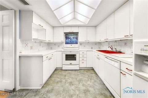 Tiny photo for 4343 W Bancroft Street #4g, Ottawa Hills, OH 43615 (MLS # 10001656)