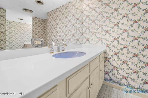 Tiny photo for 4343 W Bancroft Street #4g, Ottawa Hills, OH 43615 (MLS # 10001656)