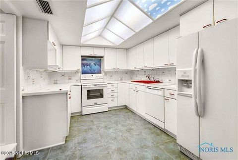 Tiny photo for 4343 W Bancroft Street #4g, Ottawa Hills, OH 43615 (MLS # 10001656)