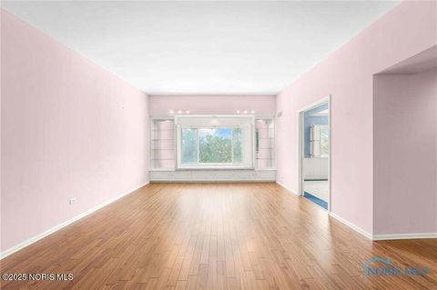 Tiny photo for 4343 W Bancroft Street #4g, Ottawa Hills, OH 43615 (MLS # 10001656)