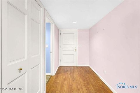 Tiny photo for 4343 W Bancroft Street #4g, Ottawa Hills, OH 43615 (MLS # 10001656)