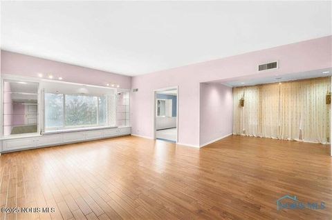 Tiny photo for 4343 W Bancroft Street #4g, Ottawa Hills, OH 43615 (MLS # 10001656)