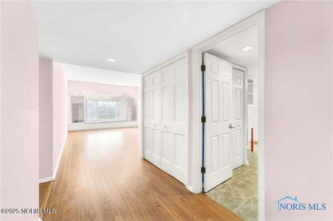 Tiny photo for 4343 W Bancroft Street #4g, Ottawa Hills, OH 43615 (MLS # 10001656)