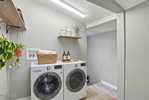 Tiny photo for 623 E Sandusky Street, Findlay, OH 45840 (MLS # 10004683)