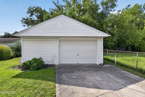 Tiny photo for 1139 Olson Street, Toledo, OH 43612 (MLS # 10013069)