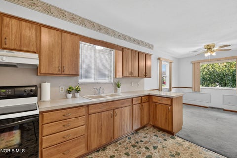 Tiny photo for 1139 Olson Street, Toledo, OH 43612 (MLS # 10013069)