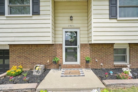 Tiny photo for 1951 Grimes Golden Drive, Toledo, OH 43611 (MLS # 10008960)