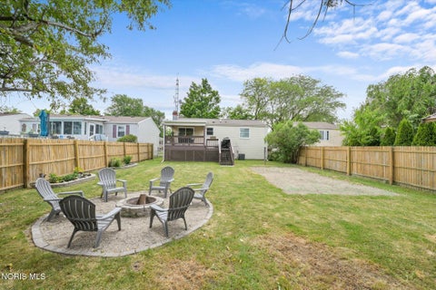 Tiny photo for 1951 Grimes Golden Drive, Toledo, OH 43611 (MLS # 10008960)