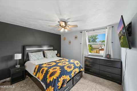 Tiny photo for 1951 Grimes Golden Drive, Toledo, OH 43611 (MLS # 10008960)