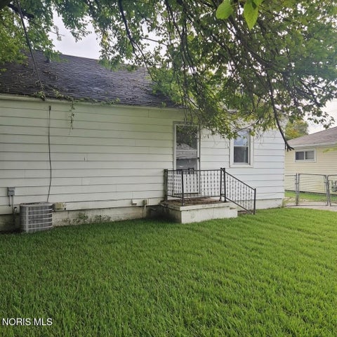 Tiny photo for 5019 Selma Street, Toledo, OH 43613 (MLS # 10014017)