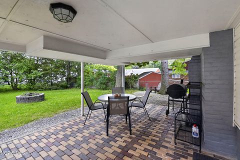 Tiny photo for 914 Michigan Avenue, Waterville, OH 43566 (MLS # 10008083)