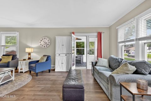 Tiny photo for 914 Michigan Avenue, Waterville, OH 43566 (MLS # 10008083)