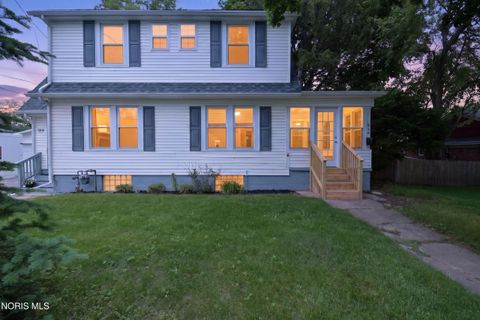 Photo of 914 Michigan Avenue, Waterville, OH 43566 (MLS # 10008083)