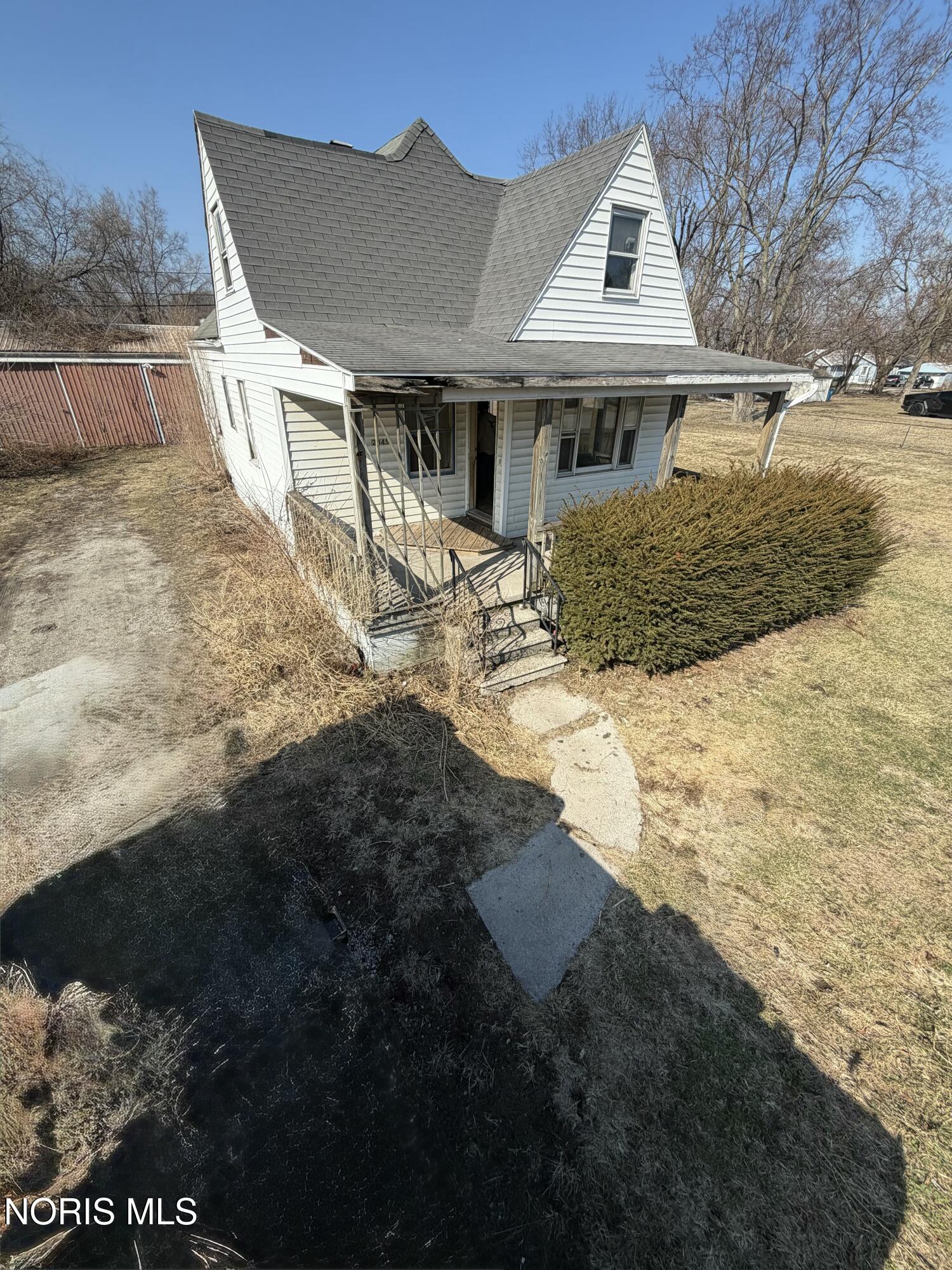 2045 La France Street