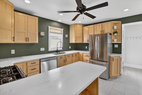 Tiny photo for 1407 Kenyon Drive, Toledo, OH 43614 (MLS # 10005848)