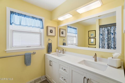 Tiny photo for 220 W 5th Street, Perrysburg, OH 43551 (MLS # 10009183)