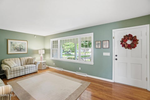 Tiny photo for 220 W 5th Street, Perrysburg, OH 43551 (MLS # 10009183)