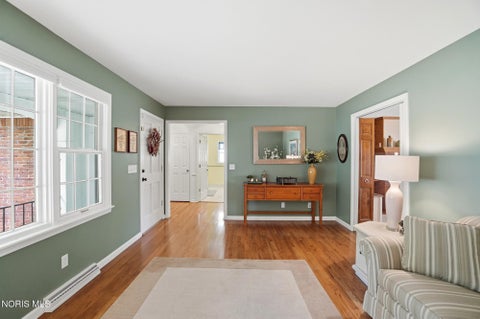 Tiny photo for 220 W 5th Street, Perrysburg, OH 43551 (MLS # 10009183)