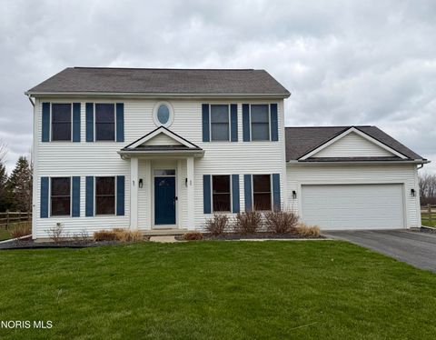 Photo of 717 Little Creek Drive, Perrysburg, OH 43551 (MLS # 10005456)