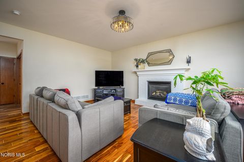 Tiny photo for 717 Little Creek Drive, Perrysburg, OH 43551 (MLS # 10005456)