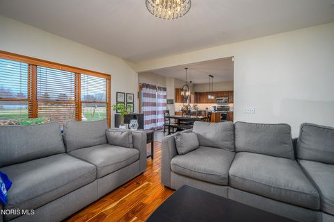 Tiny photo for 717 Little Creek Drive, Perrysburg, OH 43551 (MLS # 10005456)