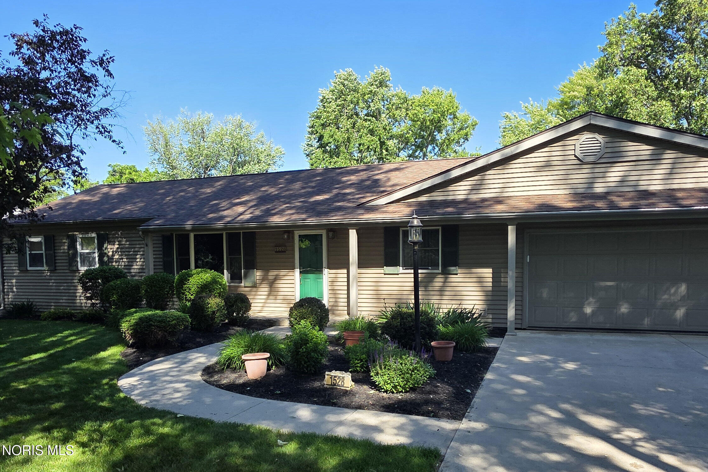1528 Mayo Drive