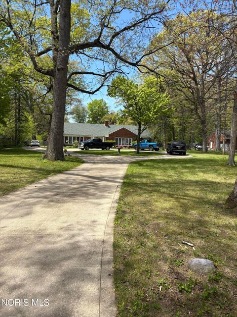 Tiny photo for 4611 Secor Road, Toledo, OH 43623 (MLS # 10007602)