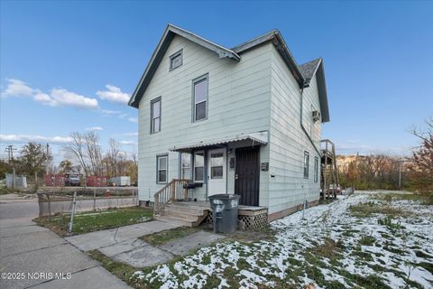 Photo of 950 Oak Street, Toledo, OH 43605 (MLS # 10005496)