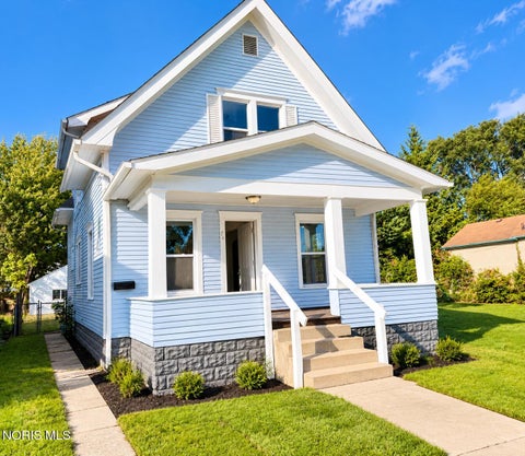 Photo of 419 E Oakland Street, Toledo, OH 43608 (MLS # 10014897)