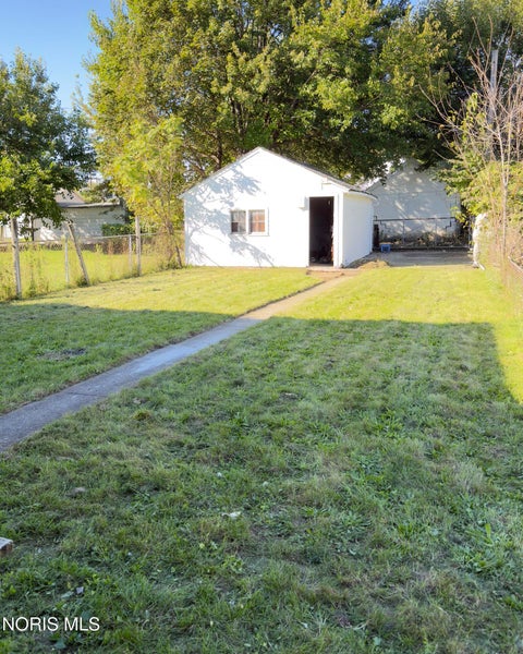 Tiny photo for 419 E Oakland Street, Toledo, OH 43608 (MLS # 10014897)