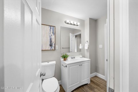 Tiny photo for 1708 Glastonberry Rd, Toledo, OH 43613 (MLS # 10001018)