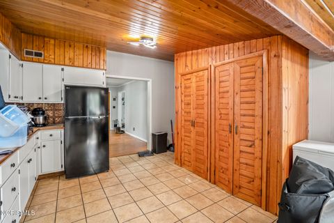 Tiny photo for 216 Buttonwood Avenue, Bowling Green, OH 43402 (MLS # 10010257)