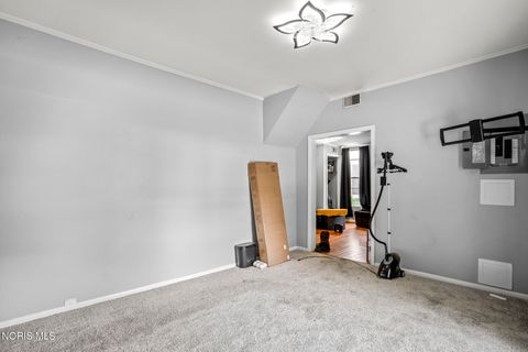 Tiny photo for 216 Buttonwood Avenue, Bowling Green, OH 43402 (MLS # 10010257)