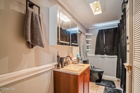 Tiny photo for 216 Buttonwood Avenue, Bowling Green, OH 43402 (MLS # 10010257)