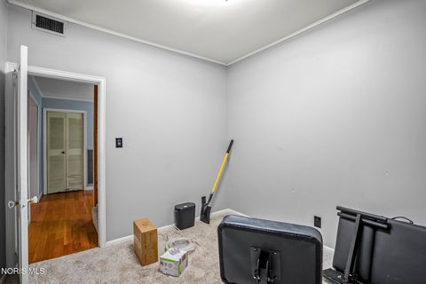 Tiny photo for 216 Buttonwood Avenue, Bowling Green, OH 43402 (MLS # 10010257)