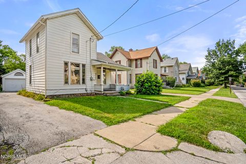 Tiny photo for 216 Buttonwood Avenue, Bowling Green, OH 43402 (MLS # 10010257)