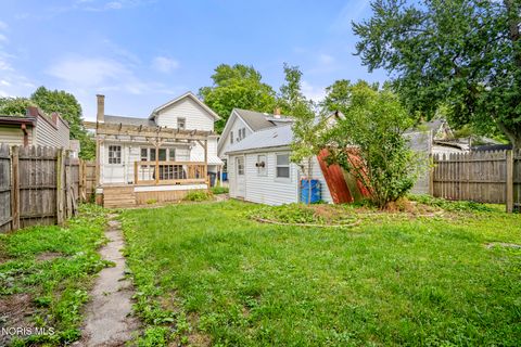 Tiny photo for 216 Buttonwood Avenue, Bowling Green, OH 43402 (MLS # 10010257)