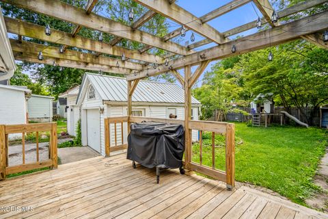 Tiny photo for 216 Buttonwood Avenue, Bowling Green, OH 43402 (MLS # 10010257)
