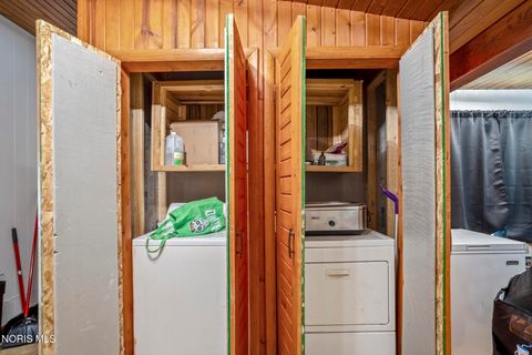 Tiny photo for 216 Buttonwood Avenue, Bowling Green, OH 43402 (MLS # 10010257)