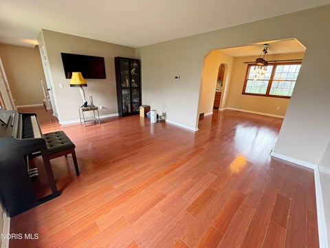 Tiny photo for 1446 Rosewood Drive, Bowling Green, OH 43402 (MLS # 10011199)