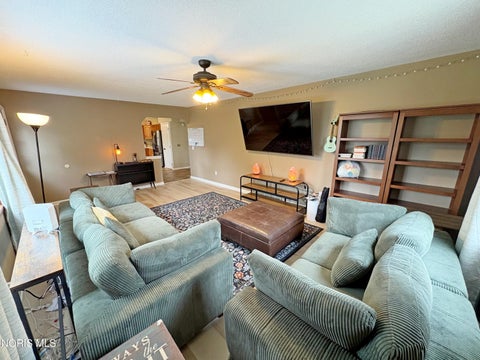 Tiny photo for 1446 Rosewood Drive, Bowling Green, OH 43402 (MLS # 10011199)