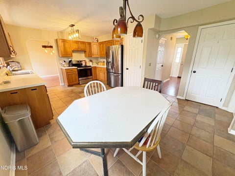 Tiny photo for 1446 Rosewood Drive, Bowling Green, OH 43402 (MLS # 10011199)