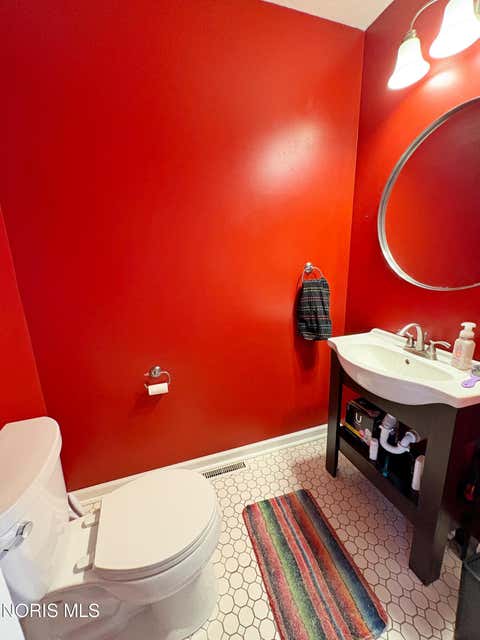 Tiny photo for 1446 Rosewood Drive, Bowling Green, OH 43402 (MLS # 10011199)